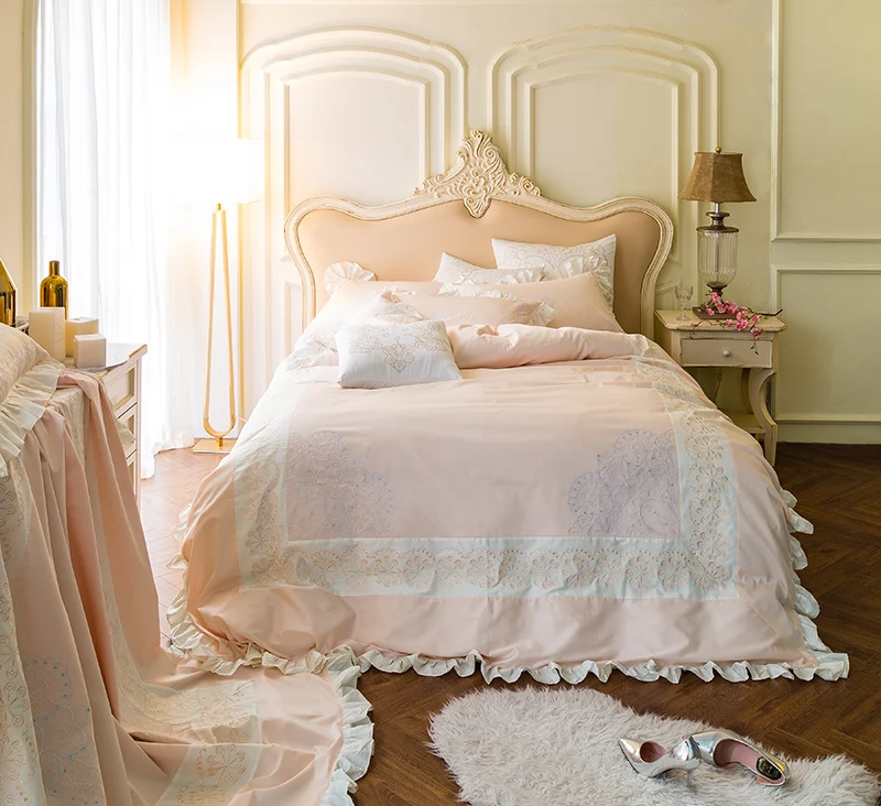 4Pcs Luxury Egypt Cotton Elegant Princess Ruffles Bedding Set Embroidery Duvet cover set Bed Sheet Pillowcases Queen King Size
4Pcs Luxury Egypt Cotton Elegant Princess Ruffles Bedding Set Embroidery Duvet cover set Bed Sheet Pillowcases Queen King Size