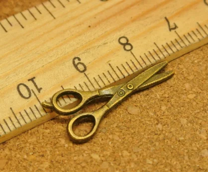 200pcs Charm scissors shears pendant 26*10mm 0.7g Antique silver bronze Handmade Jewelry Making DIY Supplies Alloy accessories
200pcs Charm scissors shears pendant 26*10mm 0.7g Antique silver bronze Handmade Jewelry Making DIY Supplies Alloy accessories