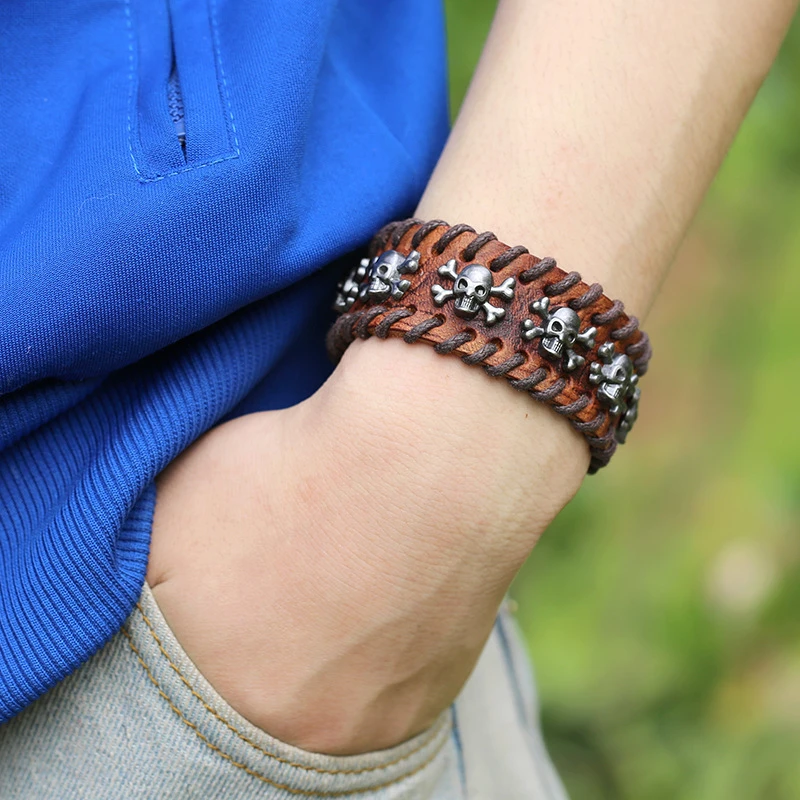 Handmade Woven Casual Retro Brown Black Wrap Snap Buckle Skull Charm Male Punk Men Genuine Leather Bracelets Bangle Jewelry
Handmade Woven Casual Retro Brown Black Wrap Snap Buckle Skull Charm Male Punk Men Genuine Leather Bracelets Bangle Jewelry
