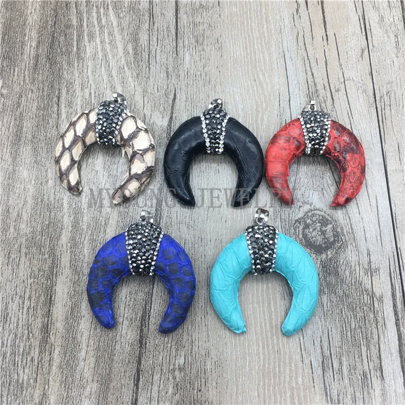 MY1066 Crescent Shape Paved CZ Edges Zirconia leather Pendant Charm Necklace Pendant
MY1066 Crescent Shape Paved CZ Edges Zirconia leather Pendant Charm Necklace Pendant