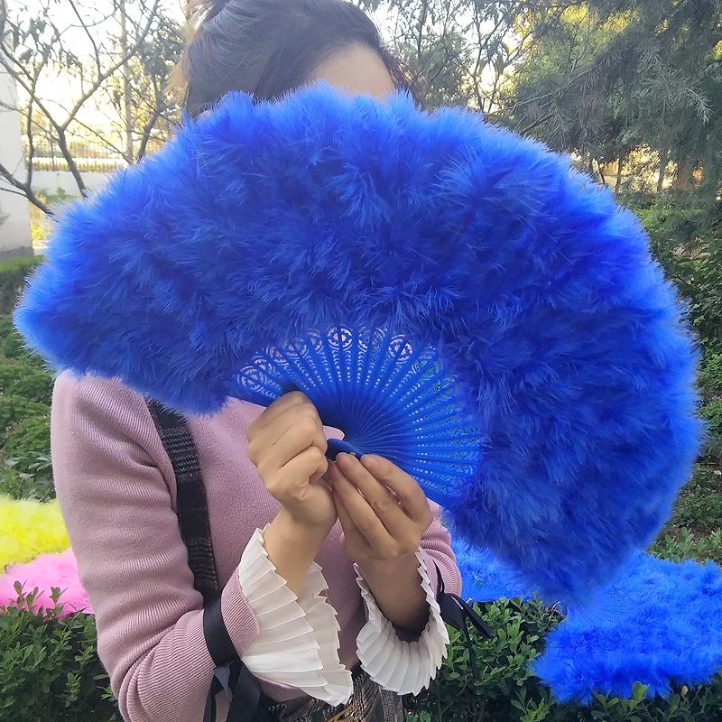 2pcs lot elegant Anniversary festival New year party dancing fan wedding bridesmaid gifts Ostrich feather folding hand fans
2pcs lot elegant Anniversary festival New year party dancing fan wedding bridesmaid gifts Ostrich feather folding hand fans