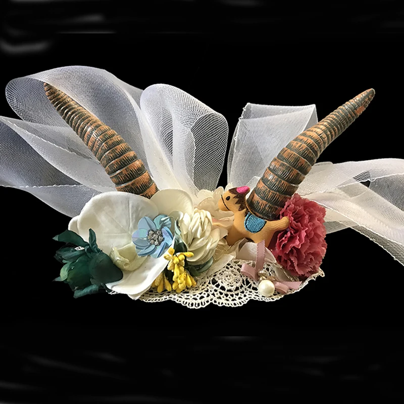 Handmade Gothic Lolita Soft Horn Headband Ox Horns Net Florals Hairband Accessory Cosplay Halloween Flowers Lace Headwear
Handmade Gothic Lolita Soft Horn Headband Ox Horns Net Florals Hairband Accessory Cosplay Halloween Flowers Lace Headwear