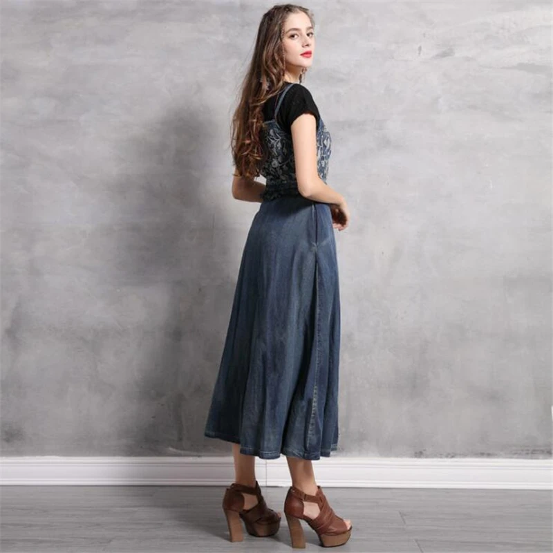 Женское джинсовое платье на бретельках винтажное с вышивкой V образным вырезом и