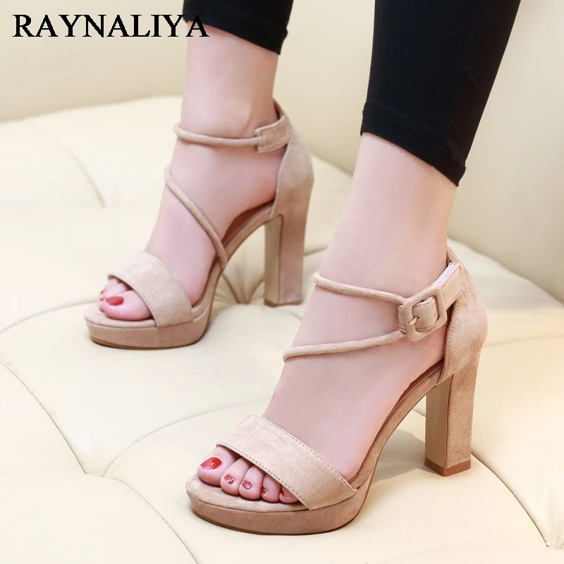 2020 Summer Sandals Black Beige Retro Style Square High Heels Shoes Summer Sexy Women Office Lady Casual Office Sandal G0073
2020 Summer Sandals Black Beige Retro Style Square High Heels Shoes Summer Sexy Women Office Lady Casual Office Sandal G0073