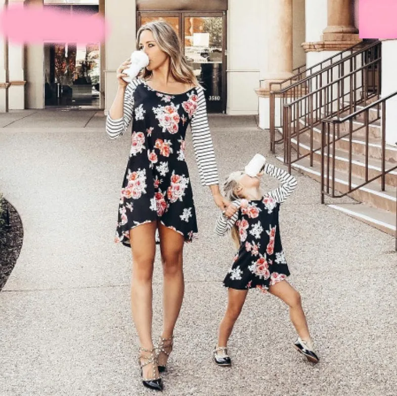 Family clothes sets Striped Print Dress Mother/Mom and Daughter girl Spring and autumn Dresses Clothes Matching Family Clothing
Family clothes sets Striped Print Dress Mother/Mom and Daughter girl Spring and autumn Dresses Clothes Matching Family Clothing