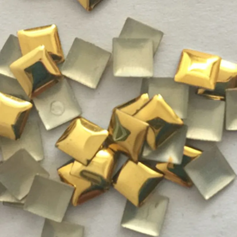 Металлические шпильки в виде золотой пирамиды 4*4 мм алюминиевые с плоской задней
