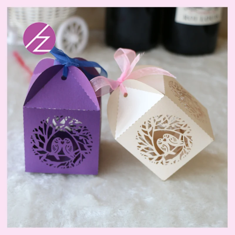 50pcs laser cut Mini pearl paper love bride cage favor Candy Box Birthday candy box for wedding party guest gift box with ribbon
50pcs laser cut Mini pearl paper love bride cage favor Candy Box Birthday candy box for wedding party guest gift box with ribbon