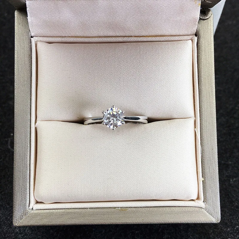Solid 925 Real Sterling Silver 0.5ct 5mm 6 Prong Moissanite Solarite Ring Lab Grown Diamond Engagement Wedding Ring For Women
Solid 925 Real Sterling Silver 0.5ct 5mm 6 Prong Moissanite Solarite Ring Lab Grown Diamond Engagement Wedding Ring For Women