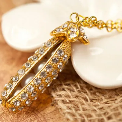 1 pcs Girls Women's Party Jewelry White Crystal Pearl Pea Gold and Silver Two-Color Long Necklace Star sweater chain
1 pcs Girls Women's Party Jewelry White Crystal Pearl Pea Gold and Silver Two-Color Long Necklace Star sweater chain