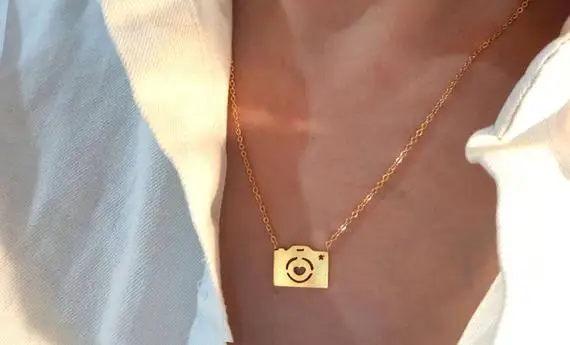 Cute Lovers Camera Necklace Photo Camera With Heart Lens Necklace Mini Camera with Star Hipster Photography Necklaces
Cute Lovers Camera Necklace Photo Camera With Heart Lens Necklace Mini Camera with Star Hipster Photography Necklaces