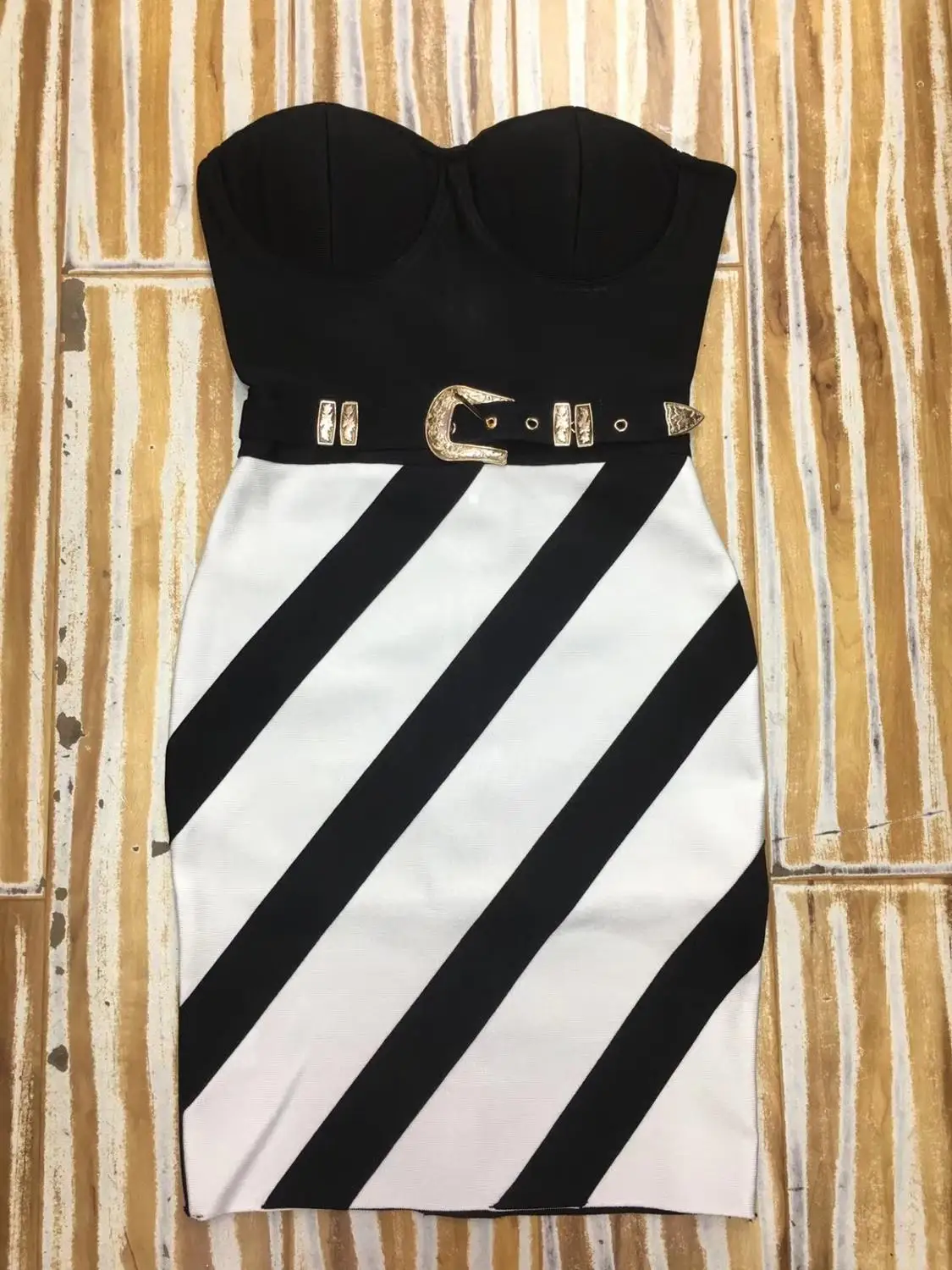 2019 New Women fashion Striped Strapless Bodycon Celebrity evening Party Bandage dresses dropshipping
2019 New Women fashion Striped Strapless Bodycon Celebrity evening Party Bandage dresses dropshipping