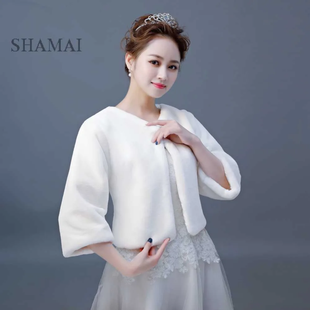 SHAMAI Faux Fur Winter Bridal Wraps High Quality 3/4 Long Fur Boleros Bridal Cape Evening Wedding Jacket bridesmaids jacket
SHAMAI Faux Fur Winter Bridal Wraps High Quality 3/4 Long Fur Boleros Bridal Cape Evening Wedding Jacket bridesmaids jacket