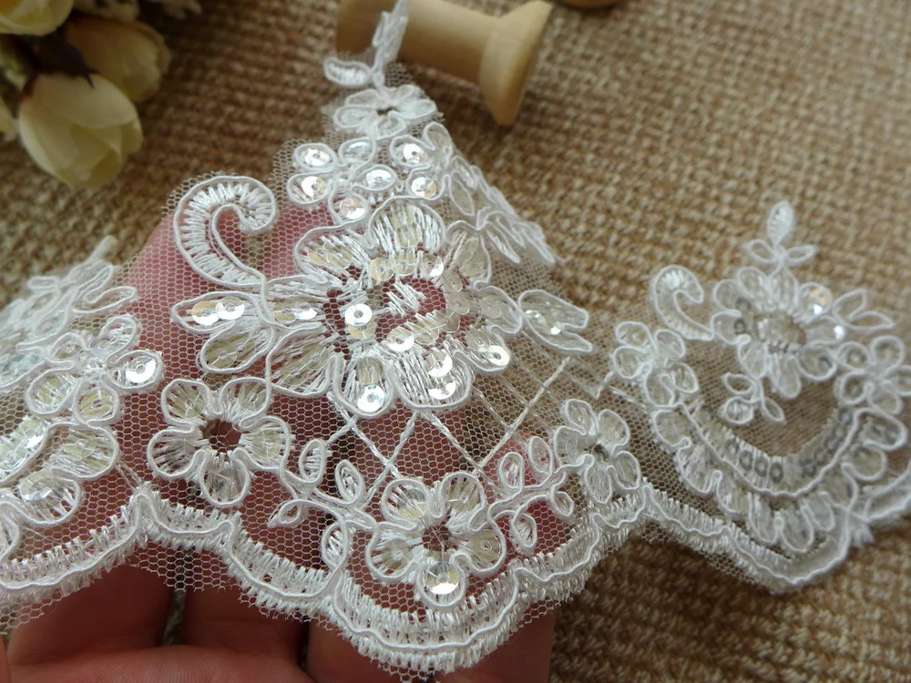 6 Yards 11.5cm Delicate Ivory Sequin Flower Alencon Lace Trim Applique Lace Guipure Pearls Cording Sewing Craft
6 Yards 11.5cm Delicate Ivory Sequin Flower Alencon Lace Trim Applique Lace Guipure Pearls Cording Sewing Craft