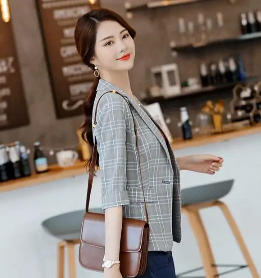 Fashion Summer Elegant style women Blazer V neck Apricot Grey Plaid jacket thin Lace up Blazer for girl business work wear
Fashion Summer Elegant style women Blazer V neck Apricot Grey Plaid jacket thin Lace up Blazer for girl business work wear