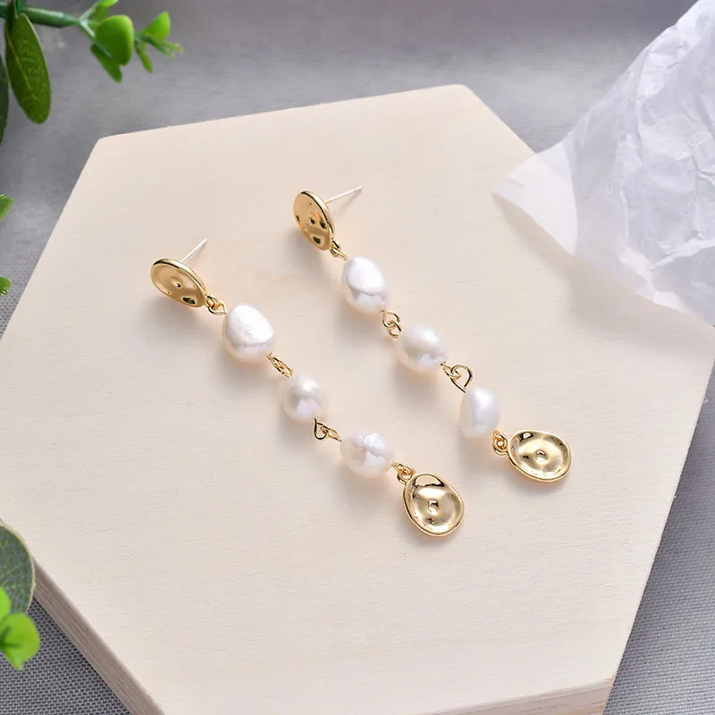 New Design Baroque Matte Metal Gold Asymmetric long Geometric Irregular Natural Freshwater Pearl Earrings for Women
New Design Baroque Matte Metal Gold Asymmetric long Geometric Irregular Natural Freshwater Pearl Earrings for Women