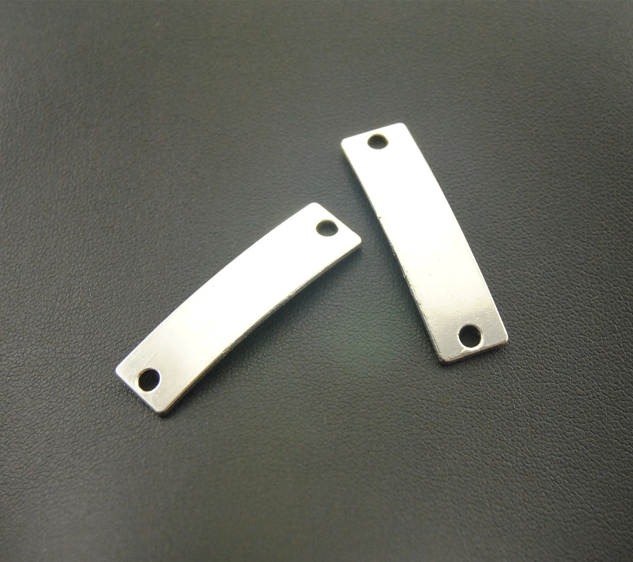 5pcs Silver Color Blank Plates Hand Stamping Tags Connector Jewelry Findings Components Charms A1016
5pcs Silver Color Blank Plates Hand Stamping Tags Connector Jewelry Findings Components Charms A1016