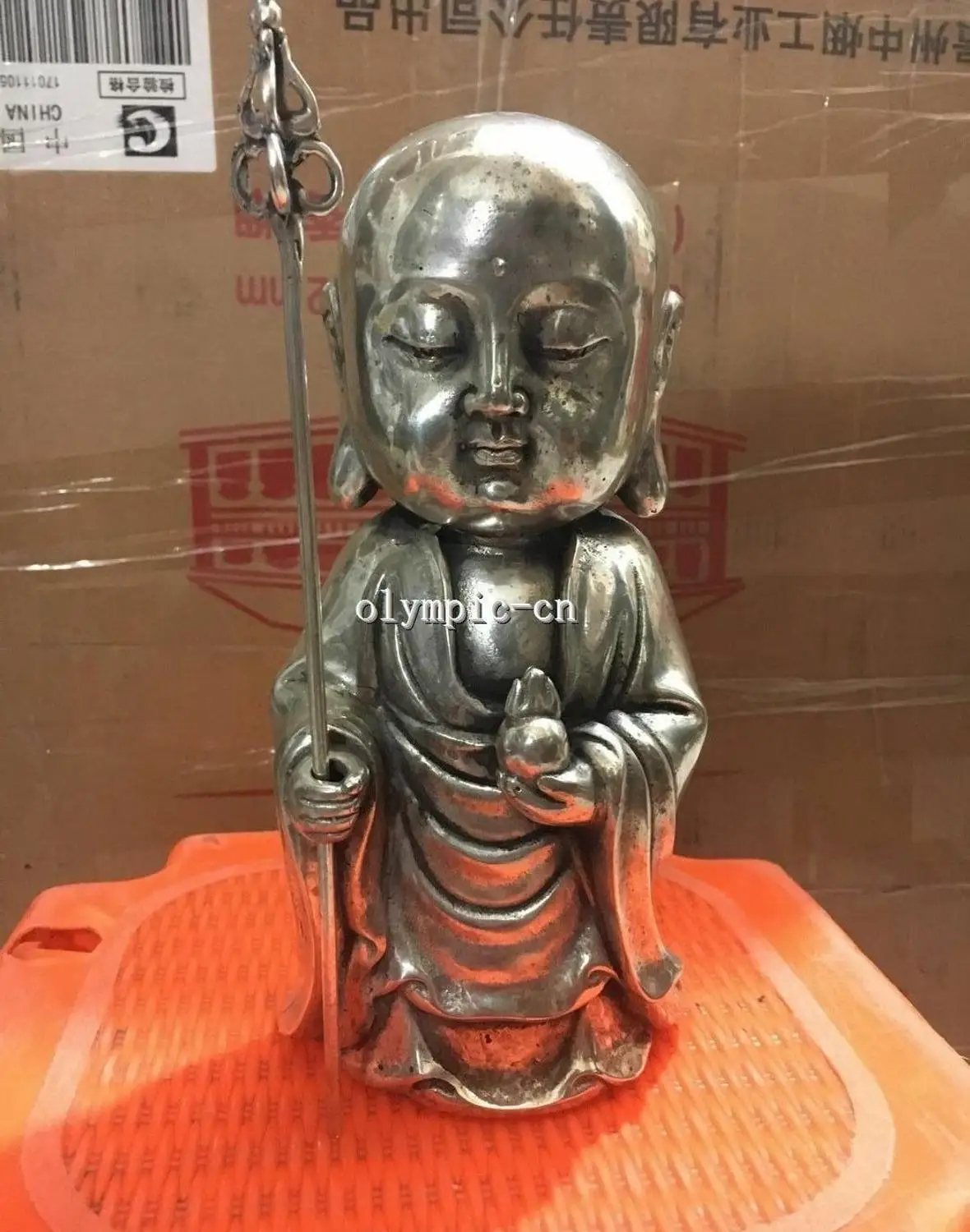 8 дюймов, бронзовое серебряное покрытие, резные детские мальчики, Ksitigarbha статуя Бодхисаттвы
8 дюймов, бронзовое серебряное покрытие, резные детские мальчики, Ksitigarbha статуя Бодхисаттвы