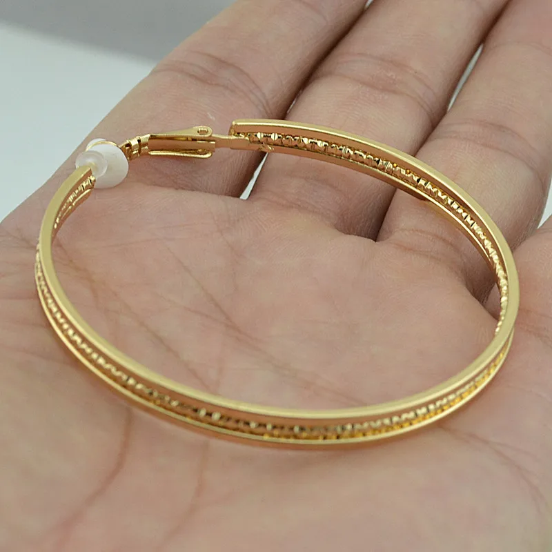 Clip on the ear Earrings for women Without piercing nightclub DJ Big Circle Fashion Jewelry Accessories Wholesale Ladies Earings
Clip on the ear Earrings for women Without piercing nightclub DJ Big Circle Fashion Jewelry Accessories Wholesale Ladies Earings