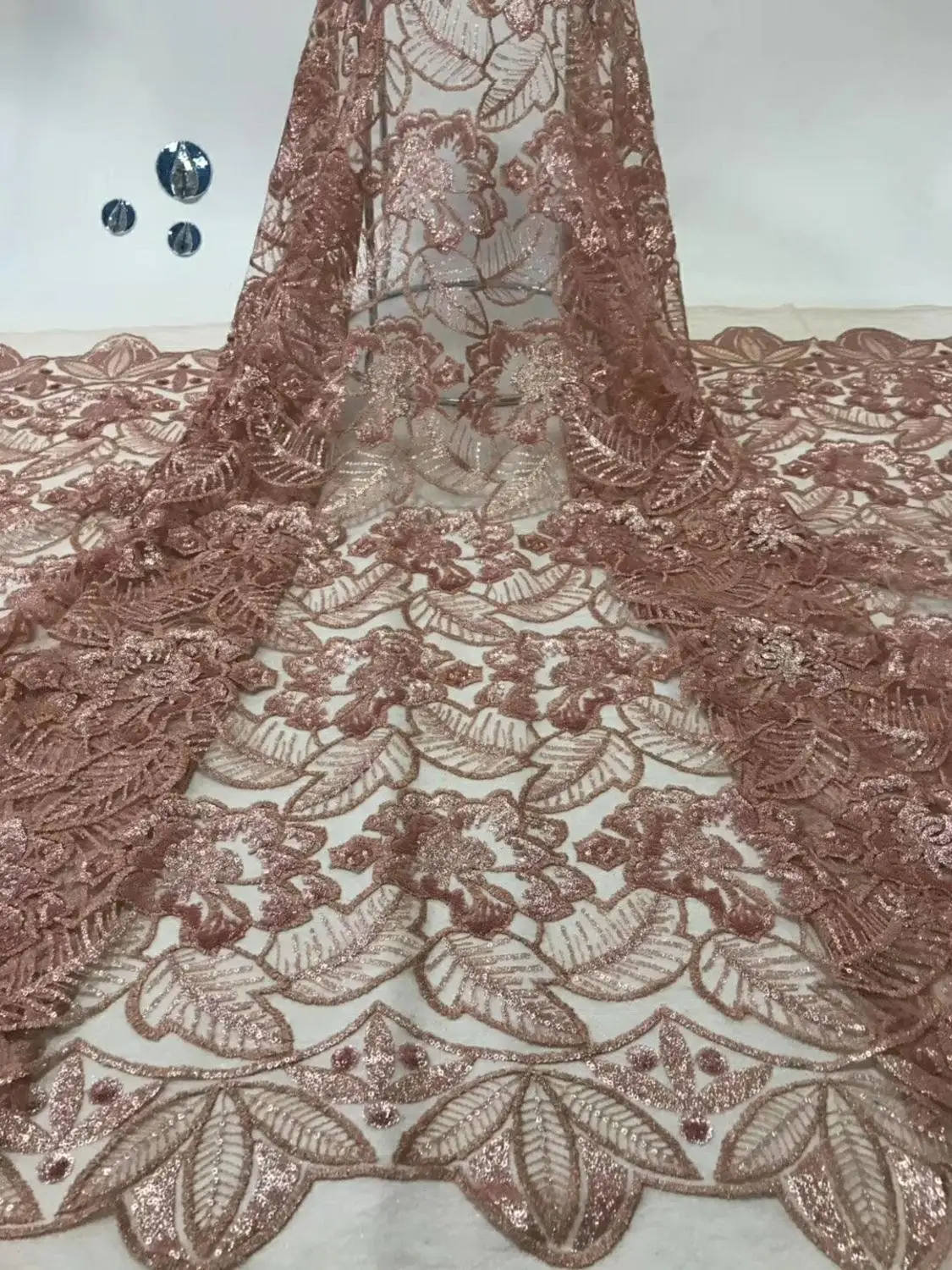 African Sequins Lace Fabric 2019 High Quality Embroidered Net Lace French Sequins Tulle Mesh Lace Nigerian Fabrics XB76
African Sequins Lace Fabric 2019 High Quality Embroidered Net Lace French Sequins Tulle Mesh Lace Nigerian Fabrics XB76