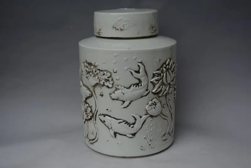 Antique QingDynasty porcelain jar,white glaze ,Carved fish & lotus,Hand-painted crafts,Collection&Adornment,Free shipping
Antique QingDynasty porcelain jar,white glaze ,Carved fish & lotus,Hand-painted crafts,Collection&Adornment,Free shipping