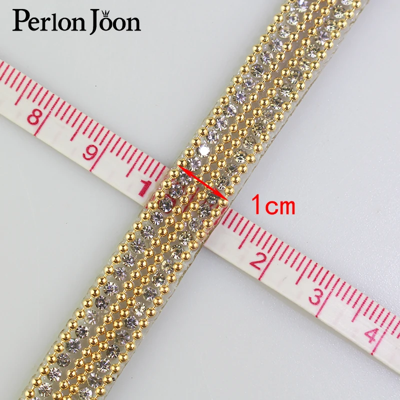 1 yard Double gold chain white rhinestone hot fix tape ribbon crystal rhinestone decoration iron on shoes clothing accessories
1 yard Double gold chain white rhinestone hot fix tape ribbon crystal rhinestone decoration iron on shoes clothing accessories