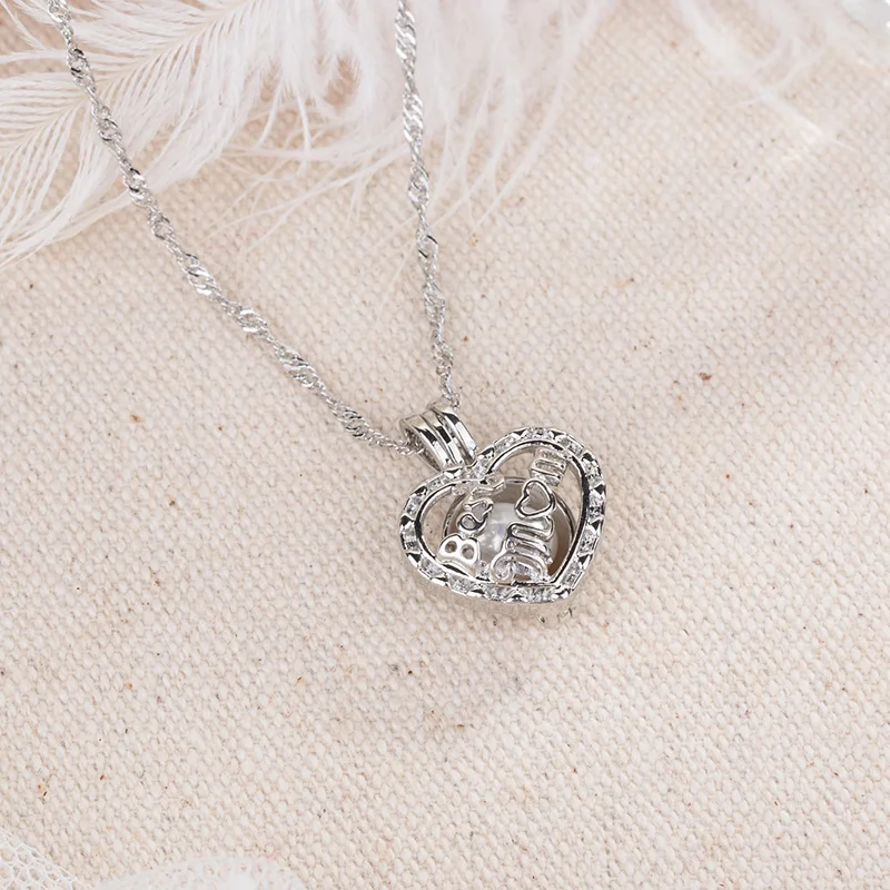 2019 New Hot Heart Glowing Necklace Hollow Luminous Stone Necklace Gem Charm Jewelry Silver Plated Women Halloween Fashion Gift
2019 New Hot Heart Glowing Necklace Hollow Luminous Stone Necklace Gem Charm Jewelry Silver Plated Women Halloween Fashion Gift
