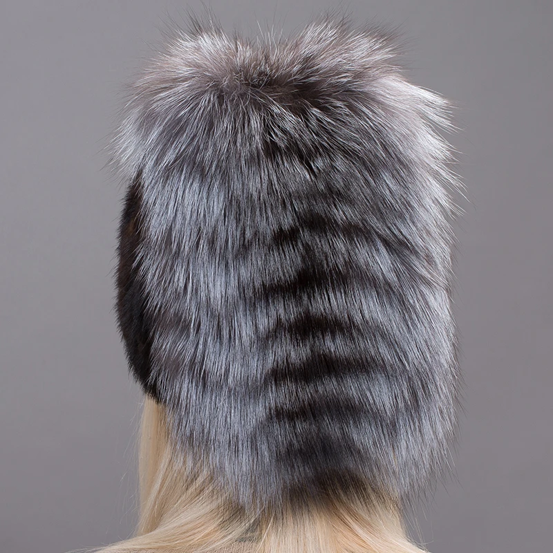 2020 The new JKP selling mink fur hat Ms. mink tail knitted fox fur cap warm ear millinery DHY17-09