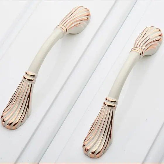white Kitchen Cabinet handles gold cupboard pulls ivory white Zinc alloy drawer Dresser wardrobe Furniture Handle pull knobs
white Kitchen Cabinet handles gold cupboard pulls ivory white Zinc alloy drawer Dresser wardrobe Furniture Handle pull knobs