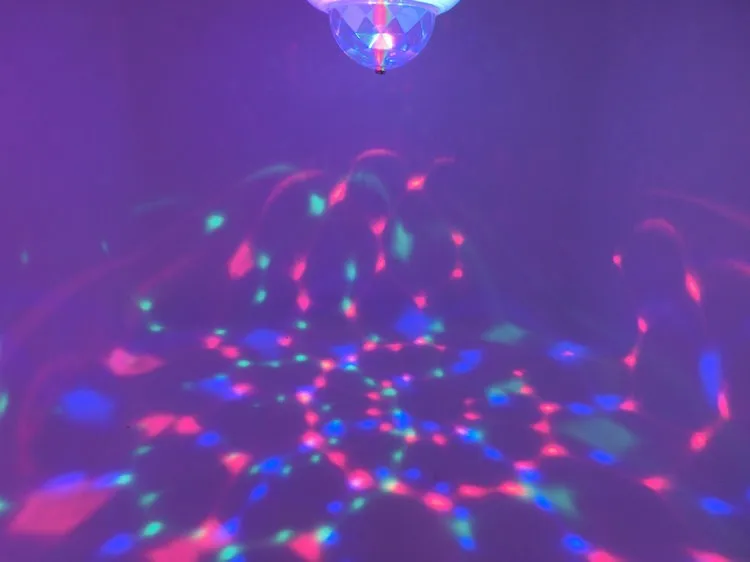 E27 8W RGB LED stage light with TRADITION White Color Lighting Stage Auto Rotating Light Bulb For Party Disco DJ
E27 8W RGB LED stage light with TRADITION White Color Lighting Stage Auto Rotating Light Bulb For Party Disco DJ