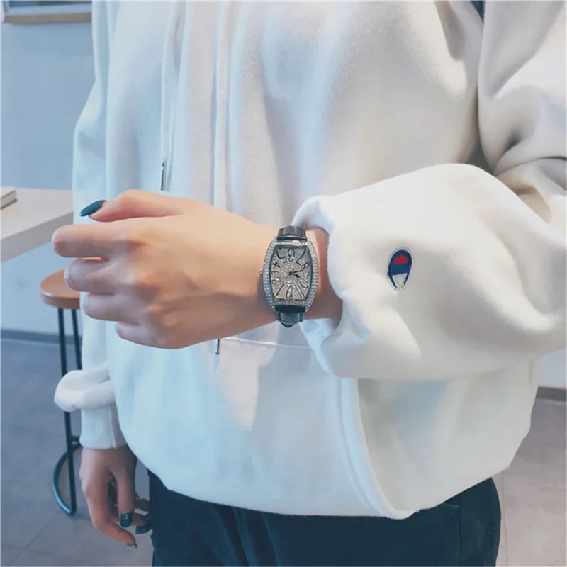 Mens Watches Fashion Casual Sport Quartz Watch Men Military Man Leather Business Wrist watch Relogio Masculino erkek saat
Mens Watches Fashion Casual Sport Quartz Watch Men Military Man Leather Business Wrist watch Relogio Masculino erkek saat