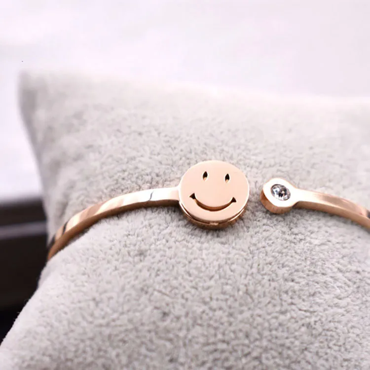MIARA.L customized exquisite unique titanium steel rose gold bracelet excellent sweet sexy popular smiling bracelet for ladies
MIARA.L customized exquisite unique titanium steel rose gold bracelet excellent sweet sexy popular smiling bracelet for ladies