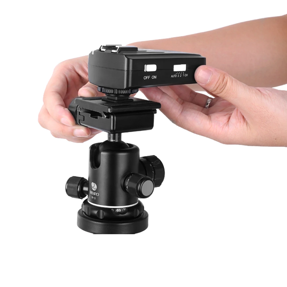 PIXEL King Pro For Sony 2.4G Wireless TTL HSS Transceiver Receiver Kit Flash Trigger For Sony A7RII A7R3 A6500 A850 A9
PIXEL King Pro For Sony 2.4G Wireless TTL HSS Transceiver Receiver Kit Flash Trigger For Sony A7RII A7R3 A6500 A850 A9