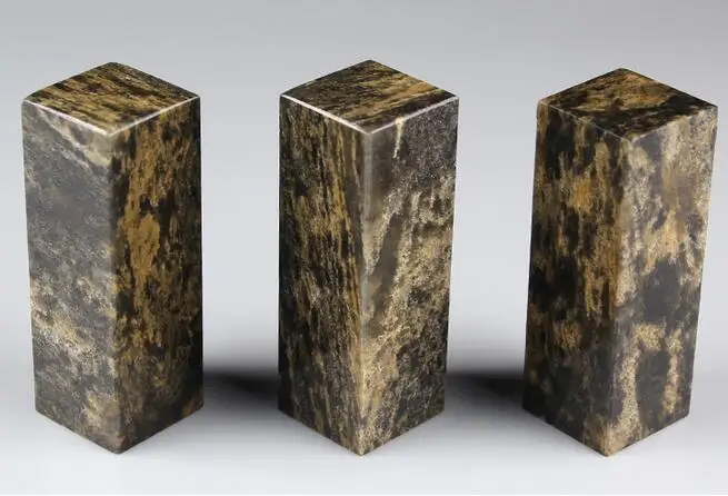 3x3x8cm carved Xinjiang splint frozen stone seal printing beginner practice chapter material 10pc
3x3x8cm carved Xinjiang splint frozen stone seal printing beginner practice chapter material 10pc