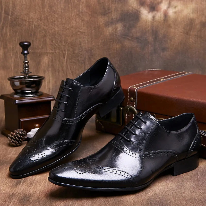 Retro Carved Brogue Leather Men's Oxford Shoes Men Formal Business Dress Shoes Size 37-44
Retro Carved Brogue Leather Men's Oxford Shoes Men Formal Business Dress Shoes Size 37-44