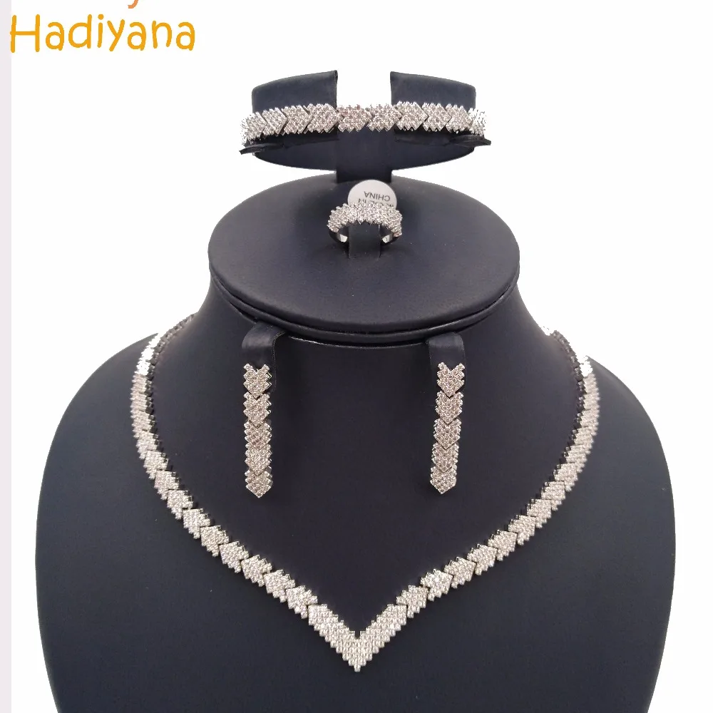 Hadiyana Sparking Arrow Pave Cubic Zirconia 4pcs Jewelry Set For Women Fashion Copper Jewelry Wedding Accessories Sets CN515
Hadiyana Sparking Arrow Pave Cubic Zirconia 4pcs Jewelry Set For Women Fashion Copper Jewelry Wedding Accessories Sets CN515