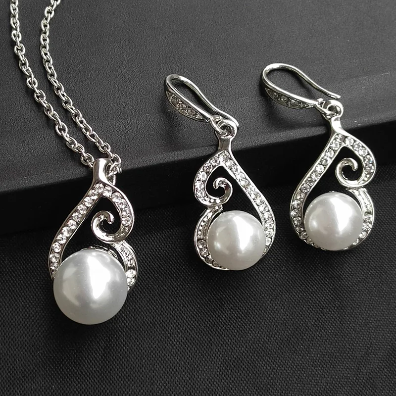 Fashion Costume Imitation Pearl Necklace Earrings Rhinestone Jewelry Sets Classic Silver Plated Clear Crystal Top Elegant Gift
Fashion Costume Imitation Pearl Necklace Earrings Rhinestone Jewelry Sets Classic Silver Plated Clear Crystal Top Elegant Gift