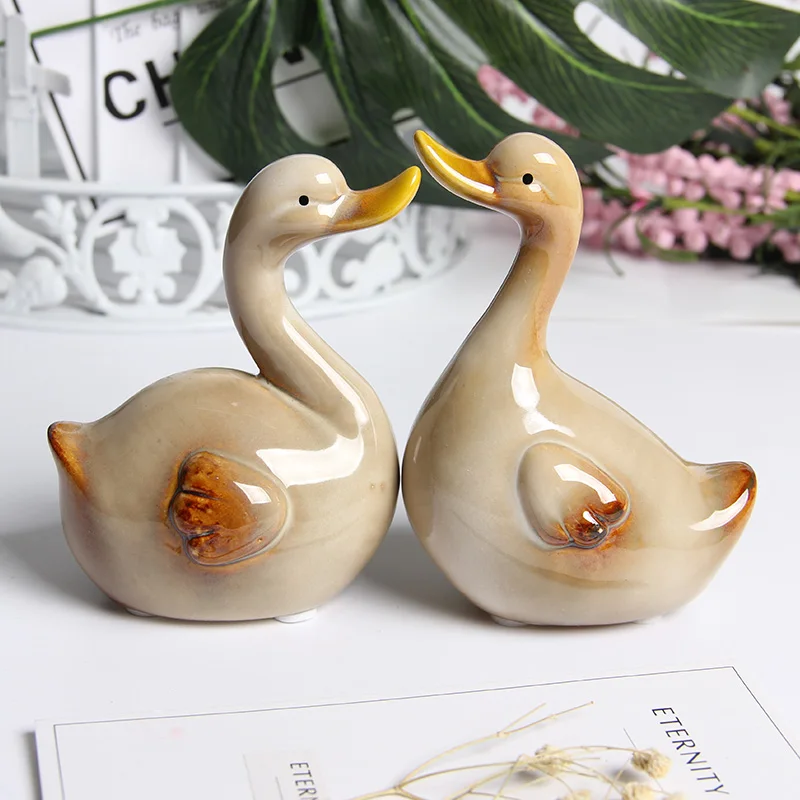 Desktop Decoration Figurines Cute Couple Goose Statues Porcelain Craft Room Ornament Creative Wedding Gift Ceramic Decor
Desktop Decoration Figurines Cute Couple Goose Statues Porcelain Craft Room Ornament Creative Wedding Gift Ceramic Decor