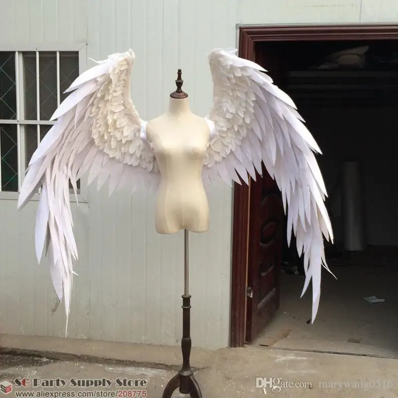 Costumed beautiful white red cartoon feather angel wings for Fashion show Displays wedding shooting props Cosplay game costume
Costumed beautiful white red cartoon feather angel wings for Fashion show Displays wedding shooting props Cosplay game costume