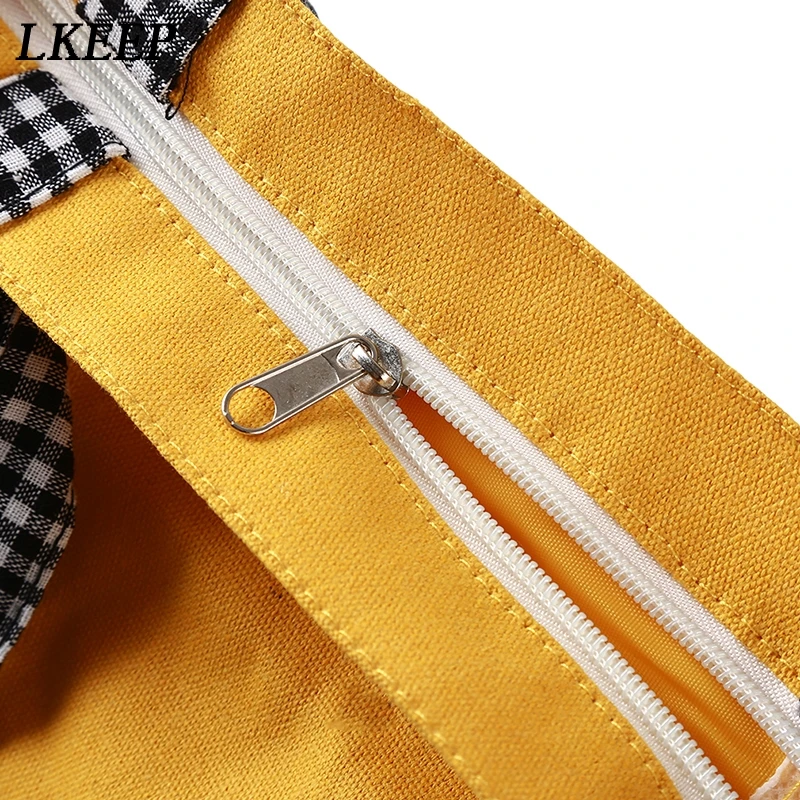 Canvas Shoulder Bag Student Leisure School Bag Women Student Harajuku Small Fresh Belt Bow Girl Soft Joker
Canvas Shoulder Bag Student Leisure School Bag Women Student Harajuku Small Fresh Belt Bow Girl Soft Joker