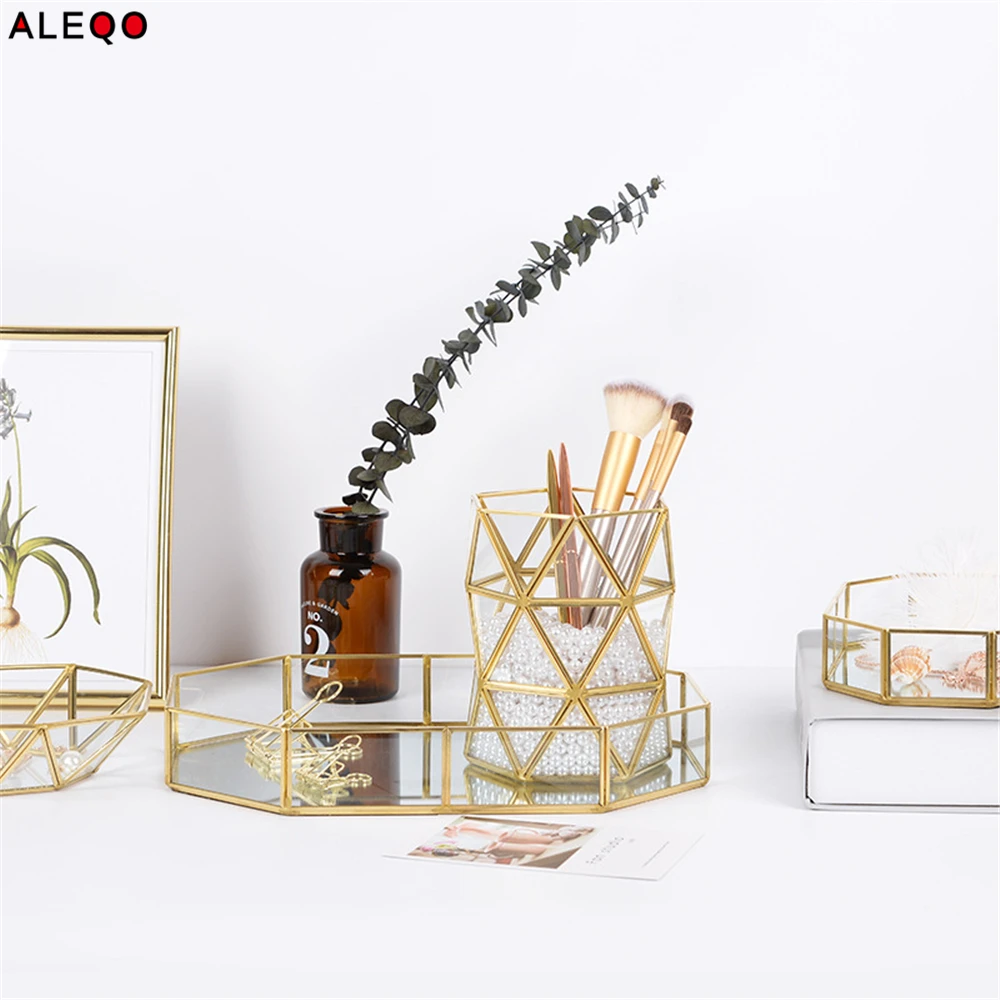 Minimalist Chic Metal Glass Gold Storage Jars Scandinavian Elegance Luxury Desk Storage Organizer Coffee Tea Tin Container
Minimalist Chic Metal Glass Gold Storage Jars Scandinavian Elegance Luxury Desk Storage Organizer Coffee Tea Tin Container