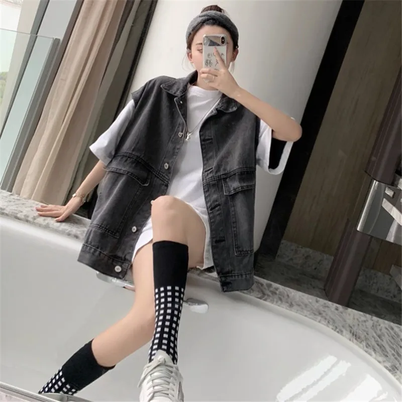 Denim Vest Women's 2019 Basic Ladies Denim Vest Lapel Collar Single-breasted Pocket Large Size Loose Sleeveless Denim Jacket New
Denim Vest Women's 2019 Basic Ladies Denim Vest Lapel Collar Single-breasted Pocket Large Size Loose Sleeveless Denim Jacket New