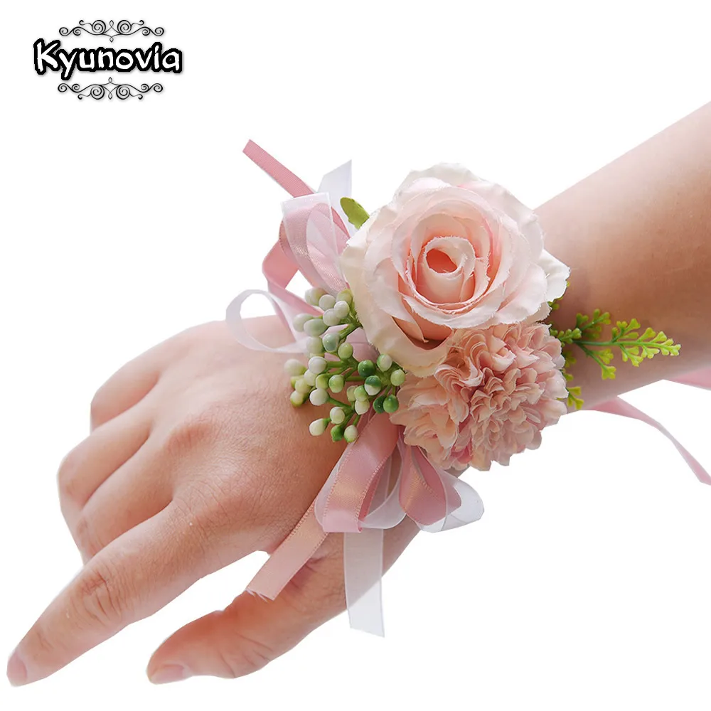 Kyunovia Wedding Boutonniere Silk Flower Buttonhole Pretty Garden Flower Prom Corsage Bridesmaids Bridal Wrist Corsage D136
Kyunovia Wedding Boutonniere Silk Flower Buttonhole Pretty Garden Flower Prom Corsage Bridesmaids Bridal Wrist Corsage D136
