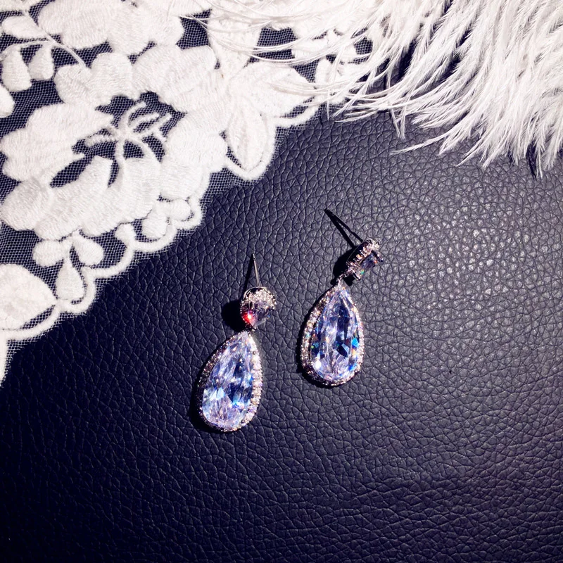 Classic AAA BigCubic Zirconia Drop Crystal Plata color Earrings Tiny CZ Luxury Bridal Wedding Earrings for Women Wholesale 
Classic AAA BigCubic Zirconia Drop Crystal Plata color Earrings Tiny CZ Luxury Bridal Wedding Earrings for Women Wholesale