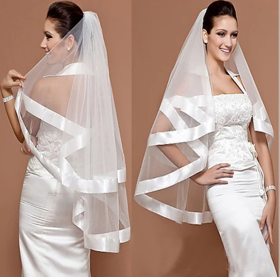 60cm X 80cm Wholesale Simple Tulle Wedding Veils Two Layer Ribbon Edge Bridal Accesories White Ivory Wedding ACCESSORIES OV3001
60cm X 80cm Wholesale Simple Tulle Wedding Veils Two Layer Ribbon Edge Bridal Accesories White Ivory Wedding ACCESSORIES OV3001