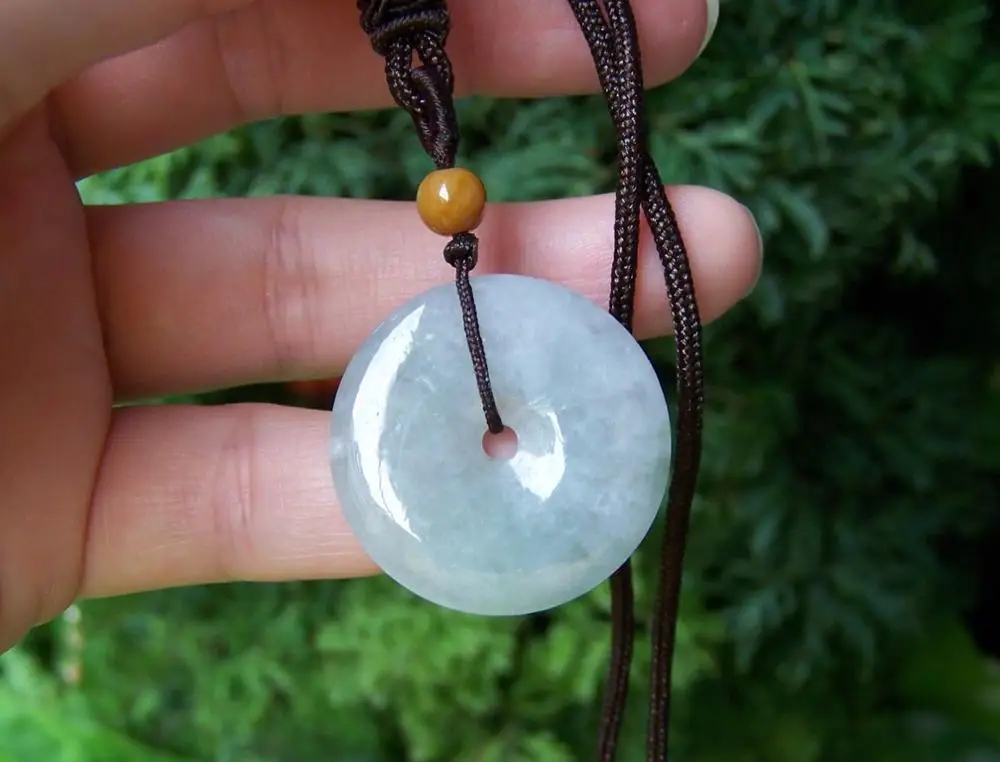 Free Shipping Natural Lavender Green Donut Circle Jadeite Jade Pendant Necklace Type Grade A
Free Shipping Natural Lavender Green Donut Circle Jadeite Jade Pendant Necklace Type Grade A