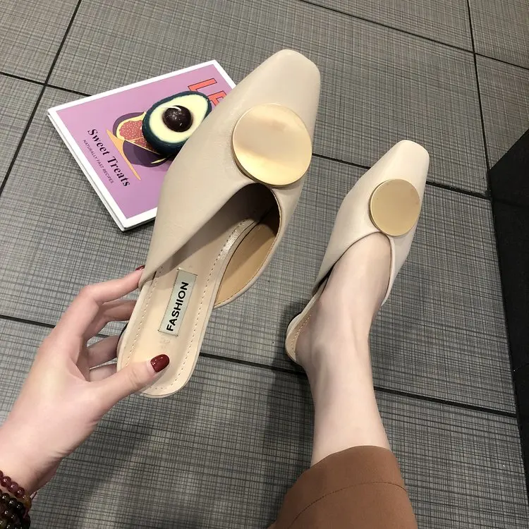 2019 new metal buckle flat bottom half slippers thick with the head outside wearing sandals Mules shoes women
2019 new metal buckle flat bottom half slippers thick with the head outside wearing sandals Mules shoes women
