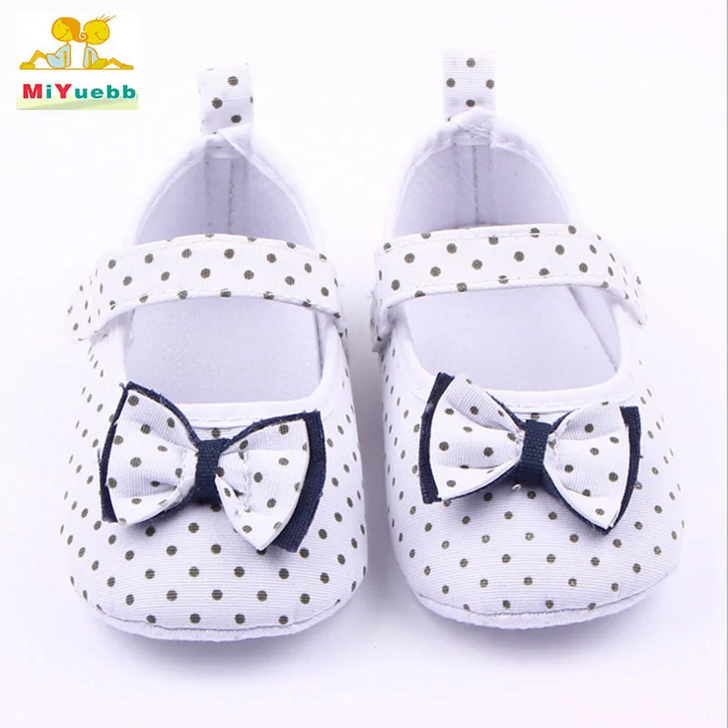 Hot baby first walk shoes Bow origin princess shoes spot pink white beautiful baby shoes baby bottom soft toddler shoes XZ1
Hot baby first walk shoes Bow origin princess shoes spot pink white beautiful baby shoes baby bottom soft toddler shoes XZ1