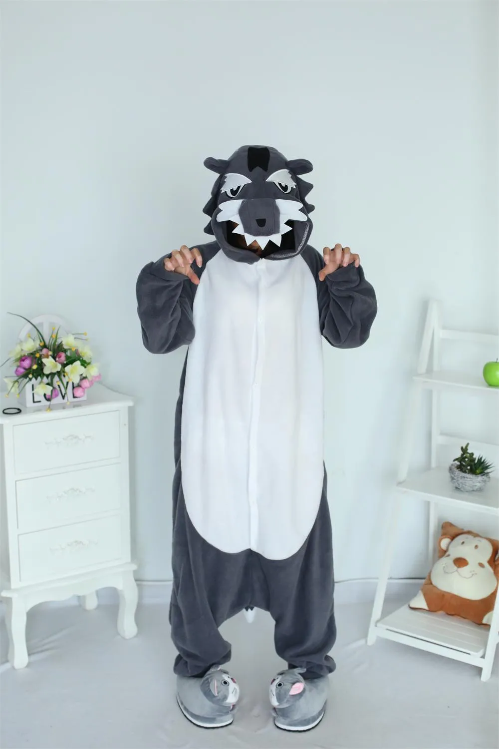 Gray Wolf Onesie Pajamas Sleepsuit Sleepwear Cosplay Costume Unisex Cartoon Unisex Animal Hoodies for Halloween Carniva
Gray Wolf Onesie Pajamas Sleepsuit Sleepwear Cosplay Costume Unisex Cartoon Unisex Animal Hoodies for Halloween Carniva