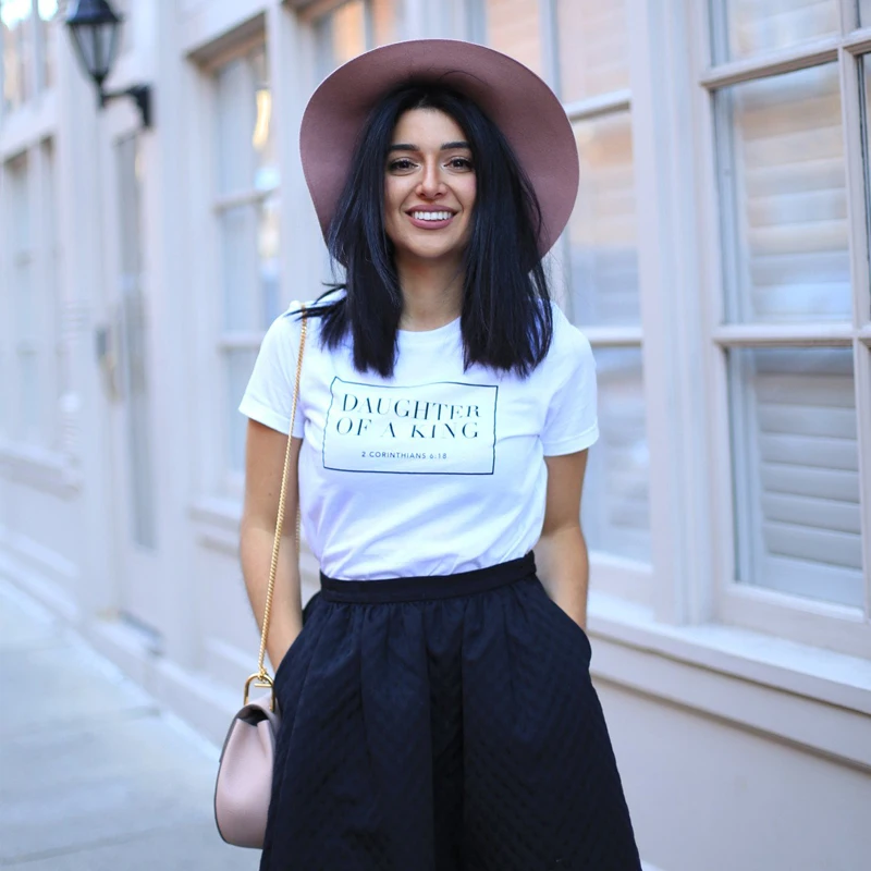 Daughter of a King T-SHIRT 90s women fahsion shirt grunge aesthetic camiseta tumblr vintage tshirt harajuku babygirl tees tops
Daughter of a King T-SHIRT 90s women fahsion shirt grunge aesthetic camiseta tumblr vintage tshirt harajuku babygirl tees tops