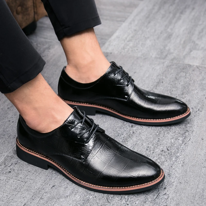 2018 England men shoes casual pointed toe Vintage Autumn shoes leather elevator shoes Men Lace up dress shoes zapatos de hombre
2018 England men shoes casual pointed toe Vintage Autumn shoes leather elevator shoes Men Lace up dress shoes zapatos de hombre